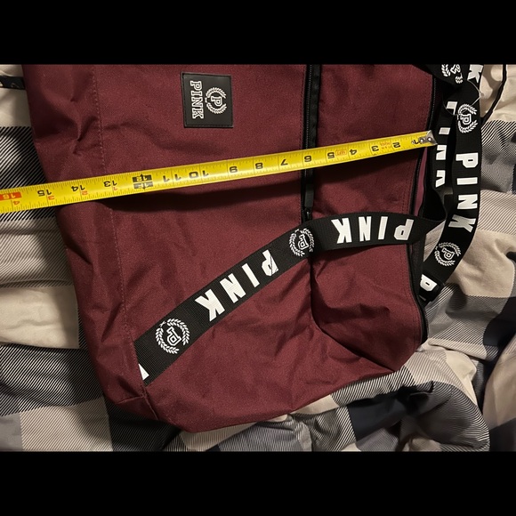 Victoria Secret travel bag, used once - Picture 2 of 7